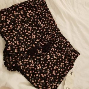 Jolt Shorts, M, black with pink floral print